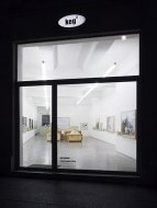 Hans Schabus, Alles muss in Flammen stehen, 2005, Installation Shot, Kerstin Engholm Galerie, Wien 