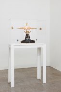 Björn Dahlem, Die Galaxie, 2011, Holz, Aluminium, Stahl, Kupfer, Glühbirne, Barometer, Kiefernzapfen, Flasche, Rotwein, Lack, Lack, 90 x 35 x 160 cm