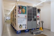 Installation Shot, Hans Schabus, Autopsie mit Hubwagen, 2015